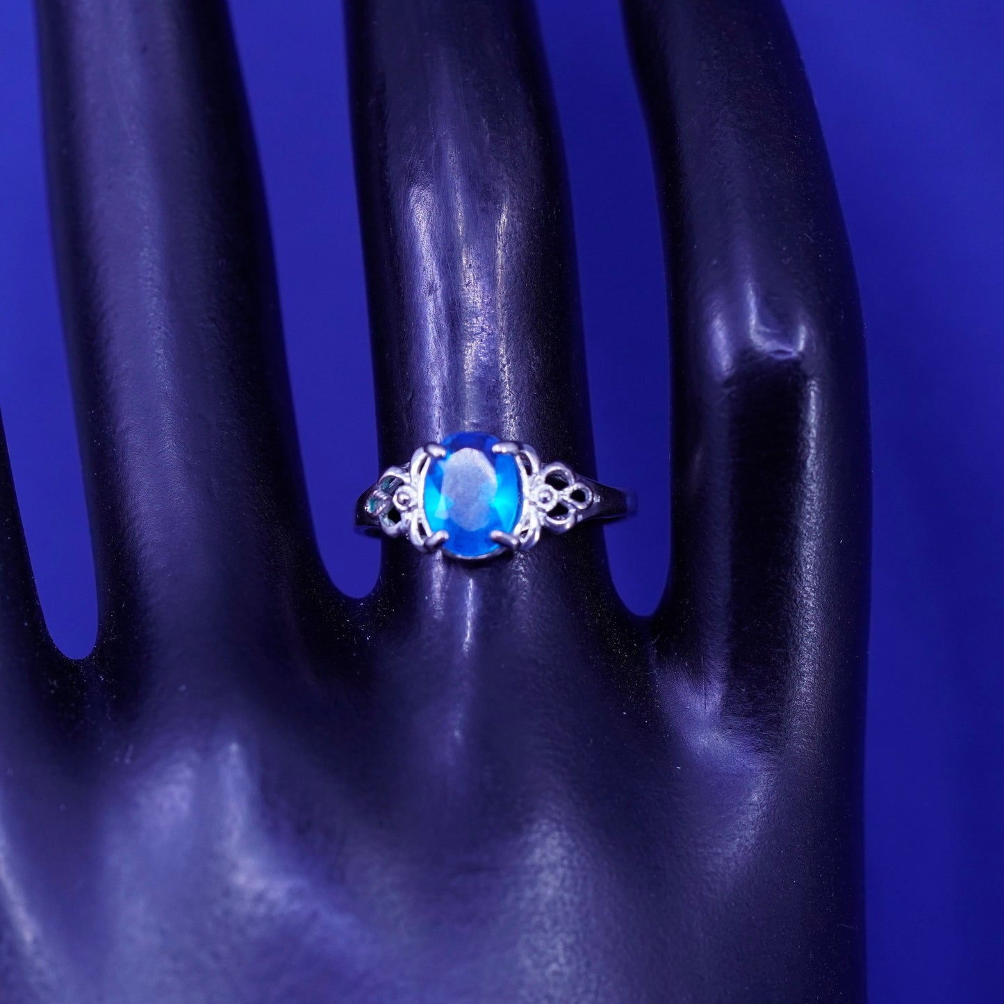 Size 6.25, vintage sterling 925 silver handmade ring with blue crystal