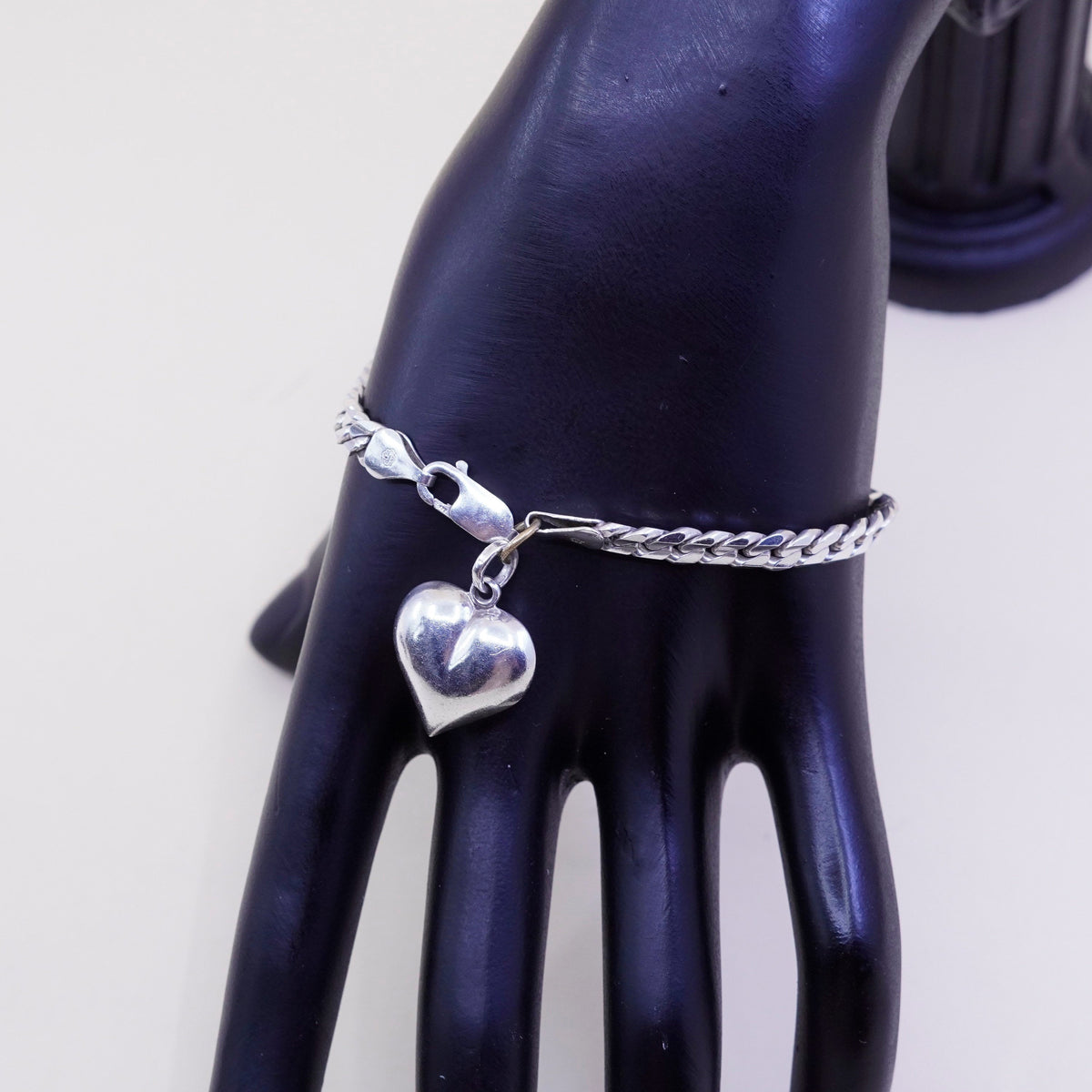 7.75”, sterling silver flatten curb bracelet, bold 925 chain with heart charm