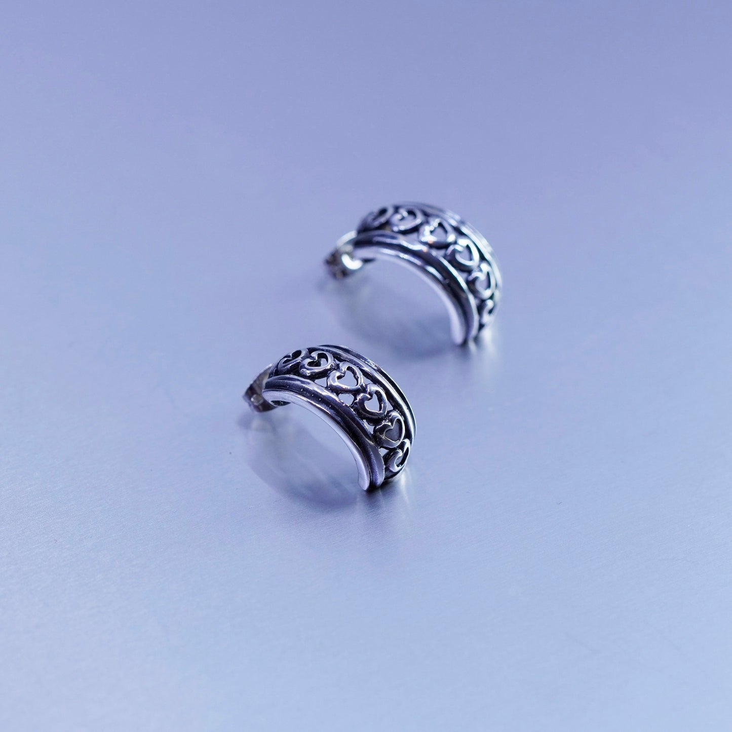 0.5”, vtg Sterling silver handmade earrings, 925 filigree heart hoops huggie