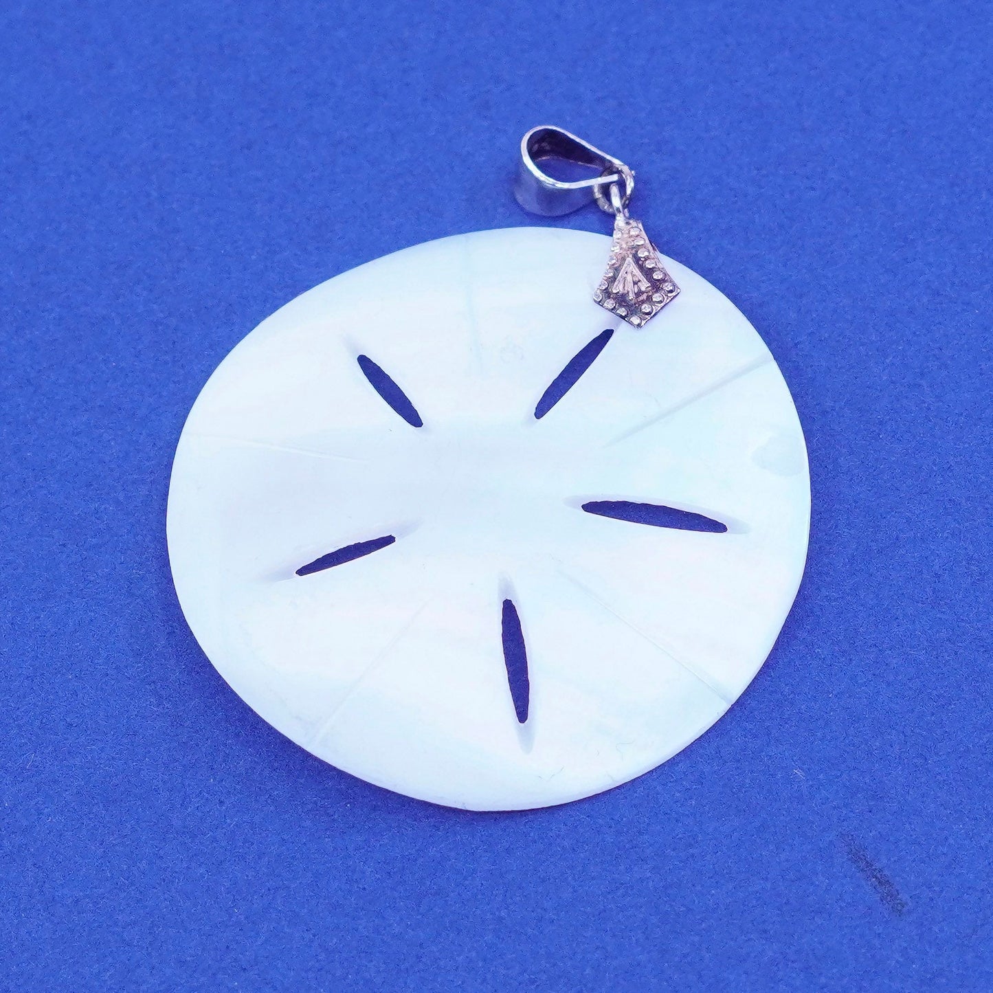 Vintage sterling 925 silver handmade pendant with sand dollar mother of pearl