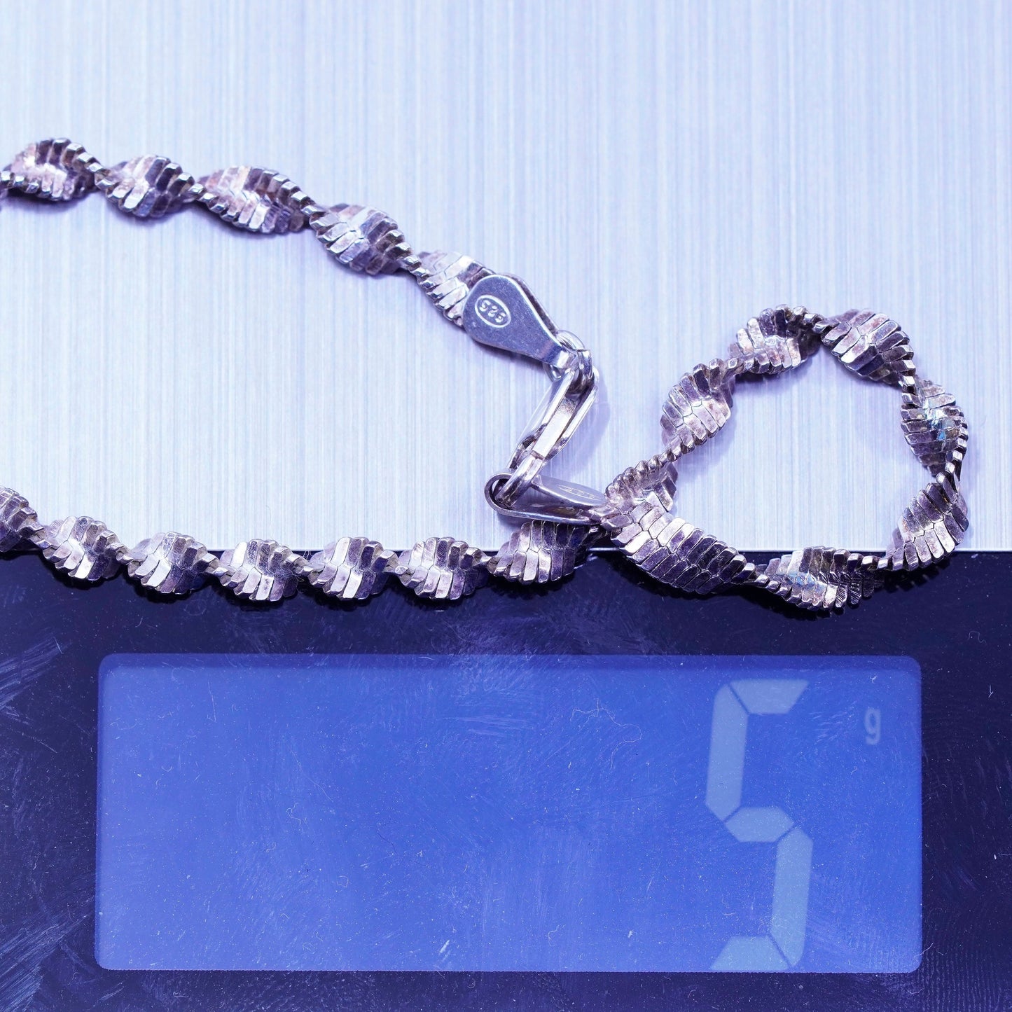 7.25”, Vintage Italy Sterling 925 silver bracelet, twisted herringbone chain