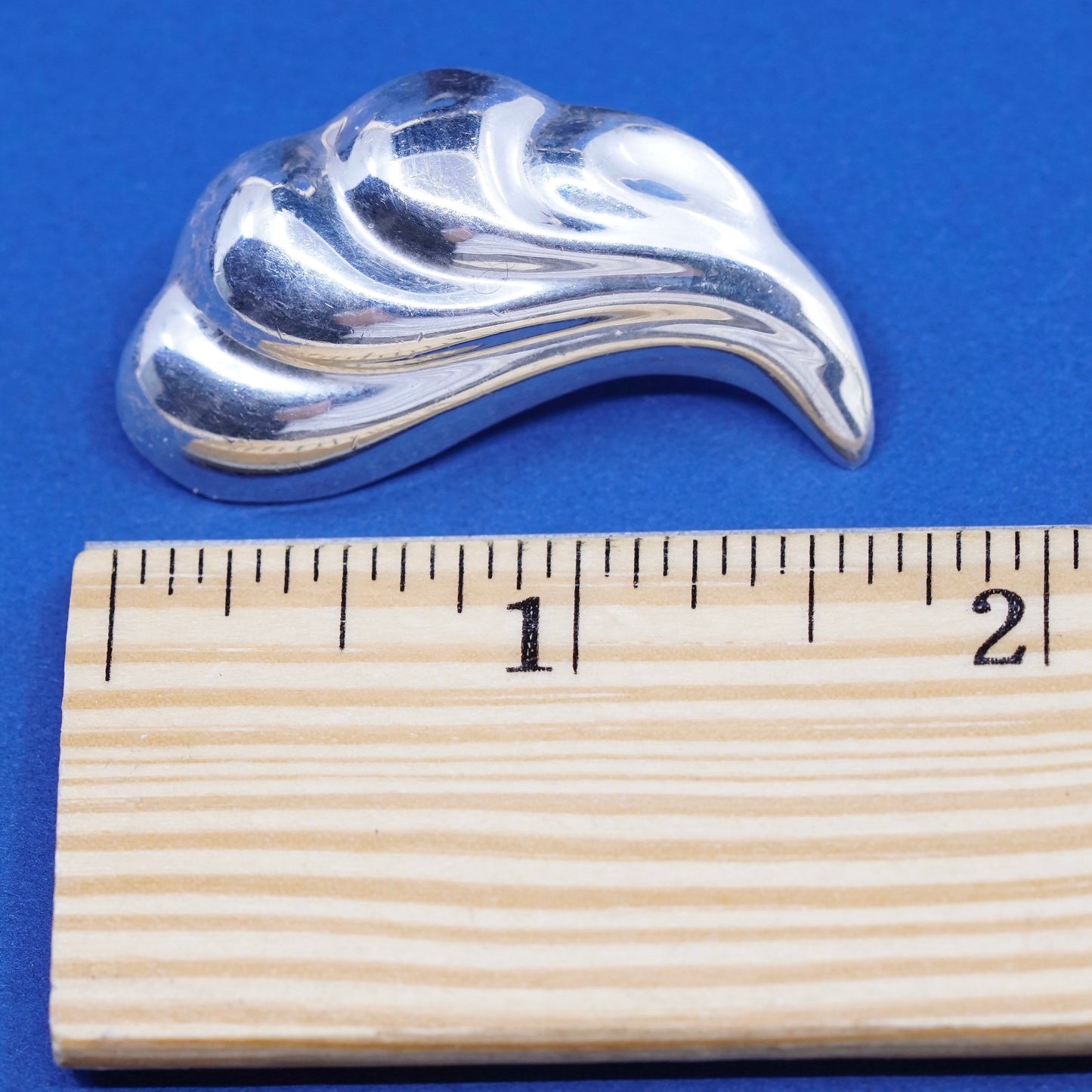 vintage Sterling silver handmade Ribbed earrings, modern 925 silver wavy studs