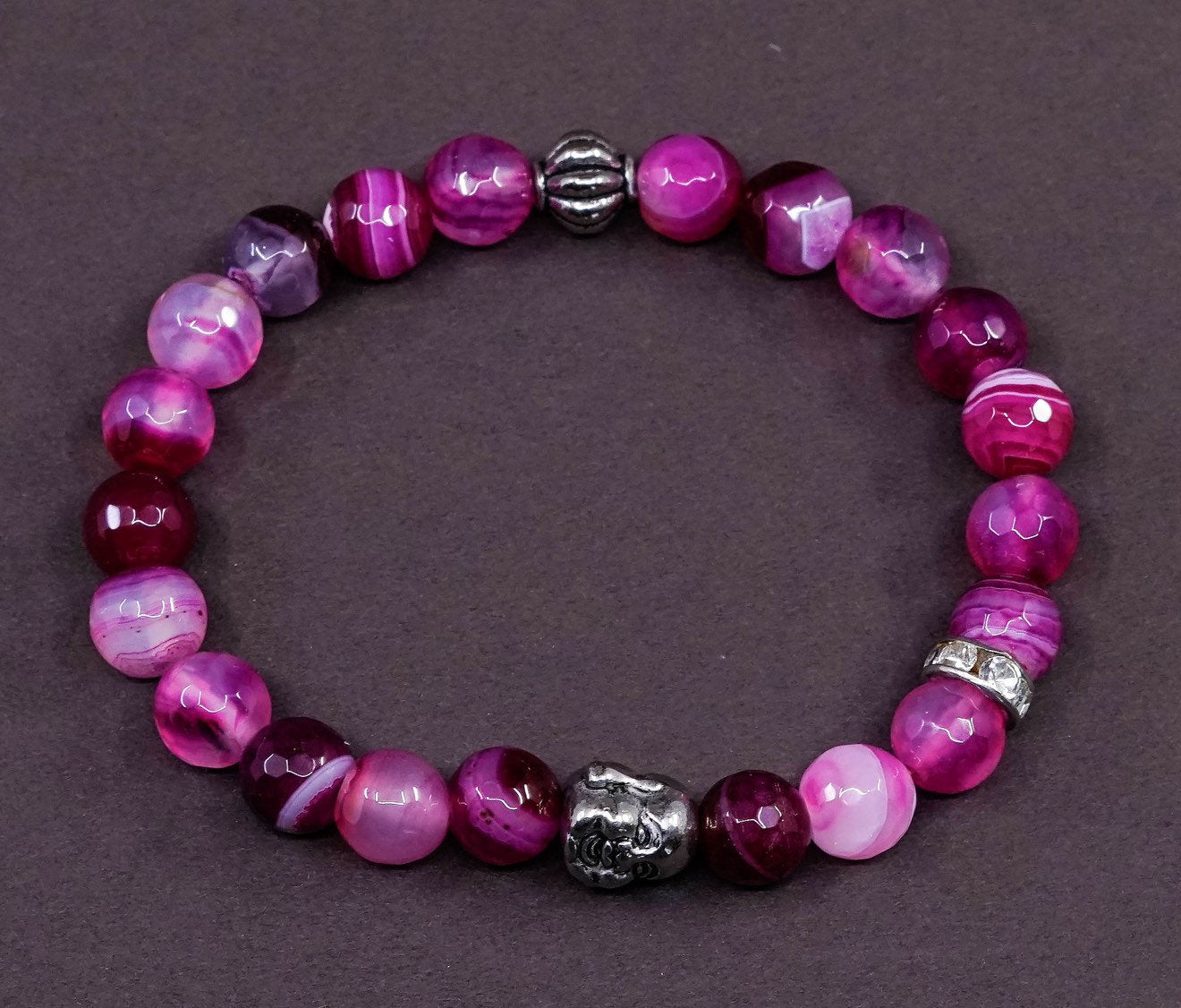 vtg handmade bracelet, elastic band w/ pomegranate red agate beads