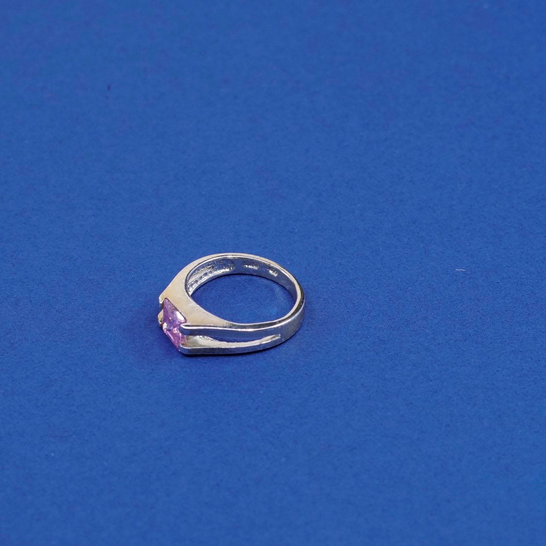 Size 6, vtg Sterling silver handmade ring, 925 wiw/th pink crystal