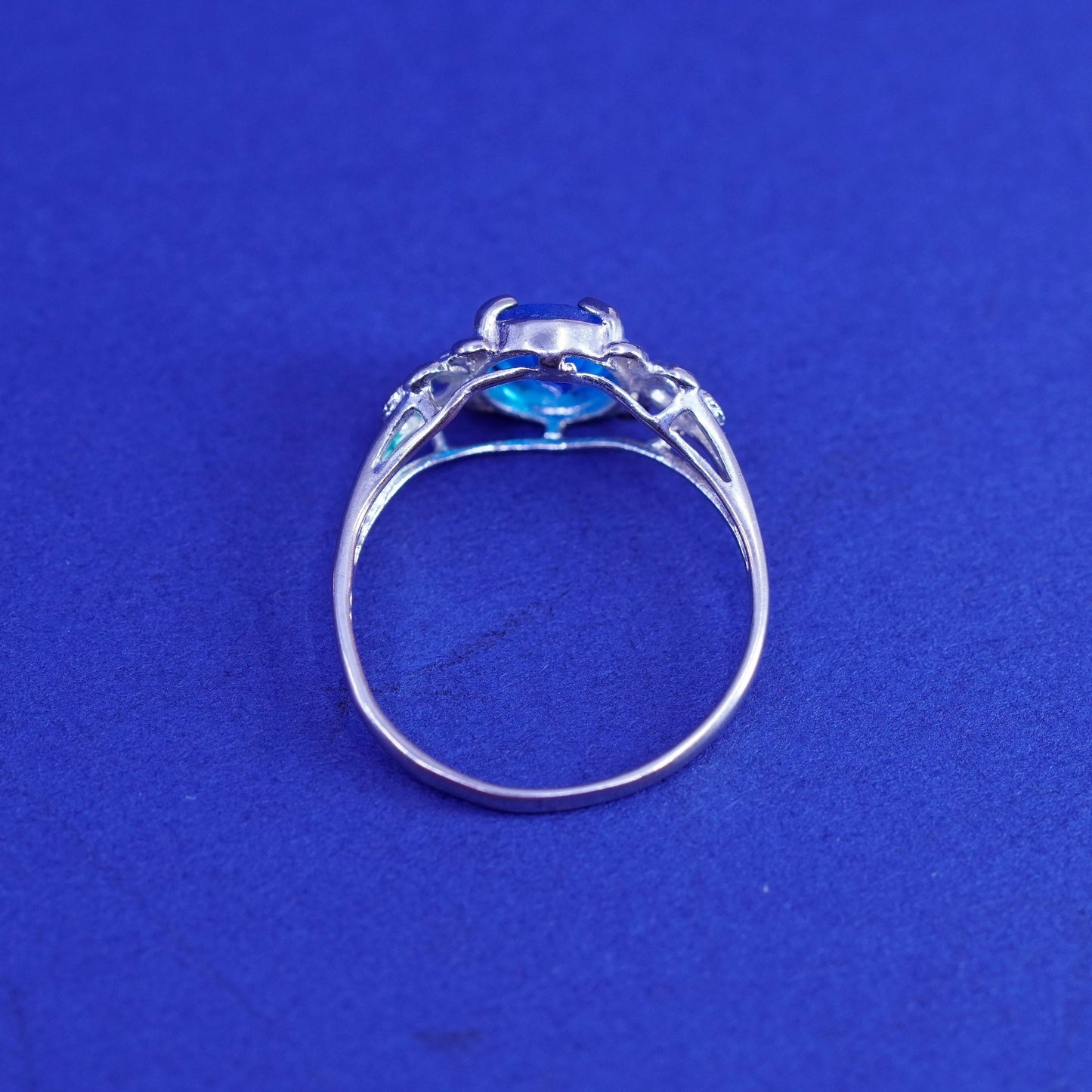 Size 6.25, vintage sterling 925 silver handmade ring with blue crystal