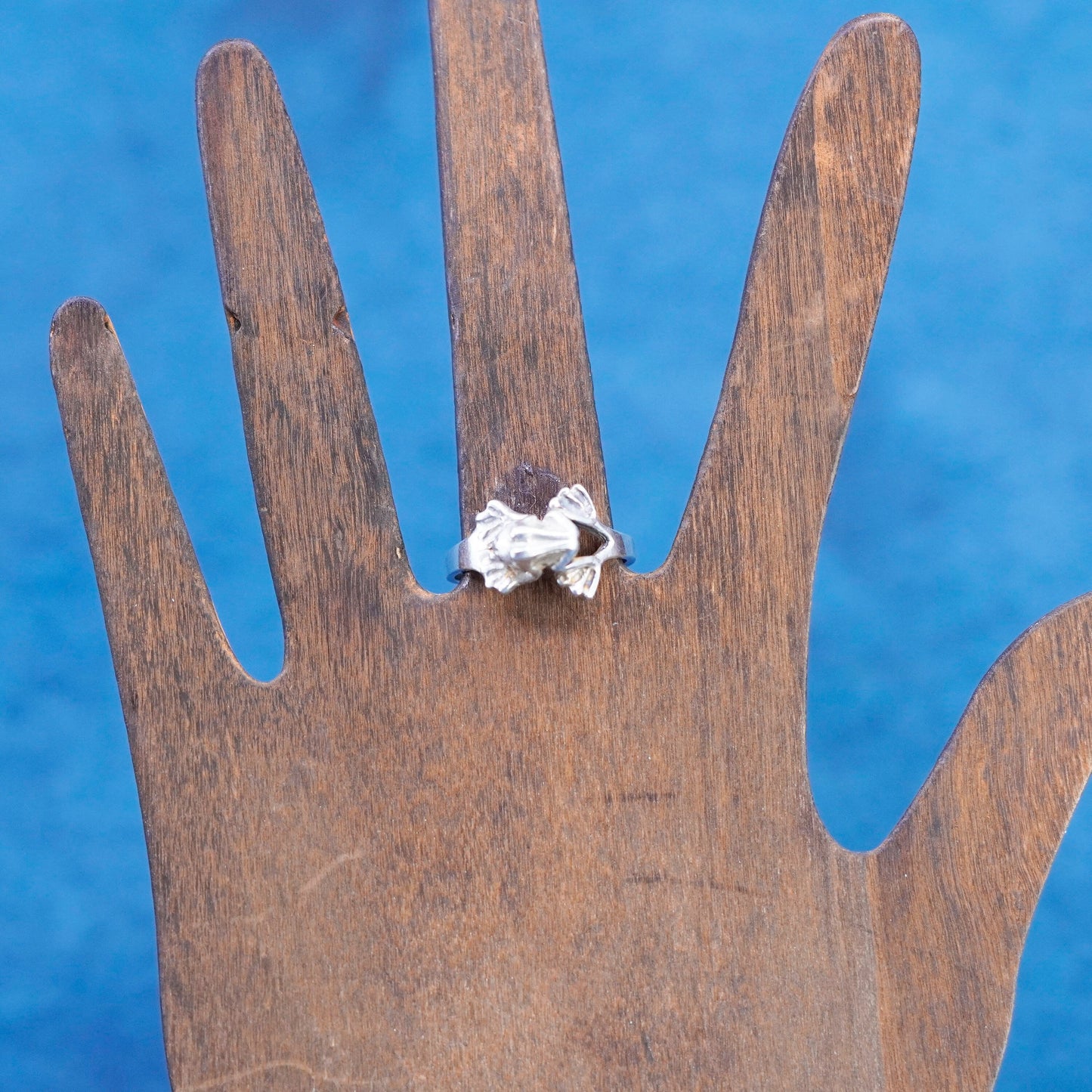 Size 8, vintage sterling silver handmade ring, 925 frog band