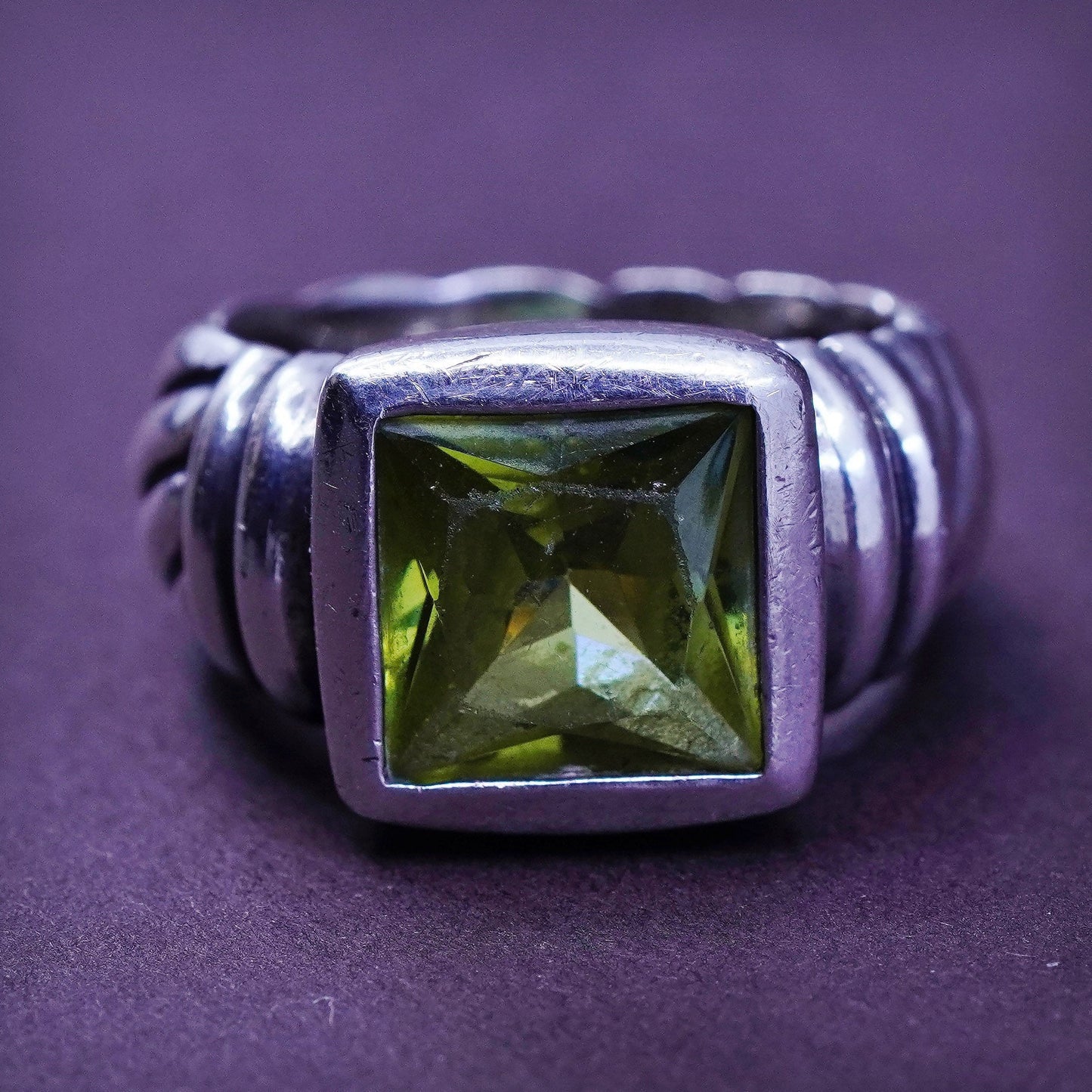 Size 7, vintage Sterling 925 silver handmade ring with square peridot