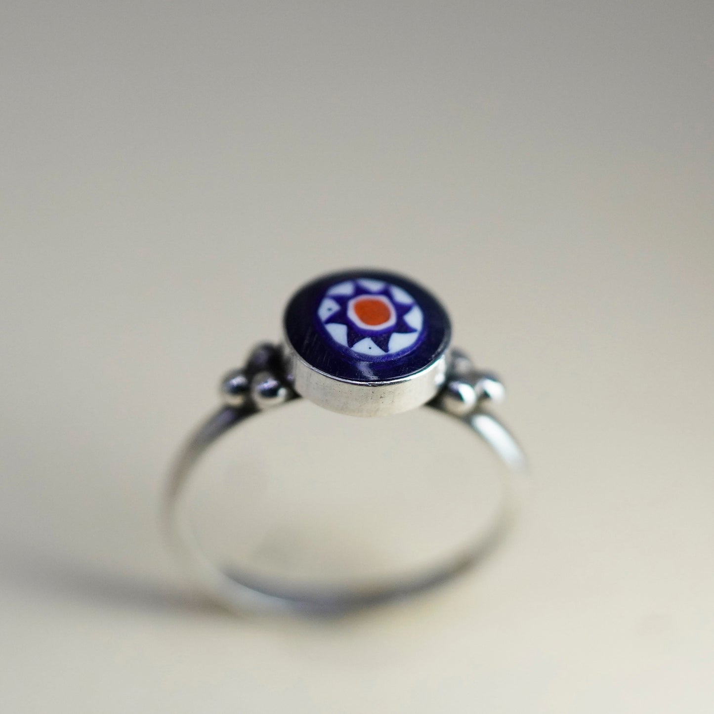 Size 6.5, vintage sterling 925 silver handmade ring w/ blue dots glass