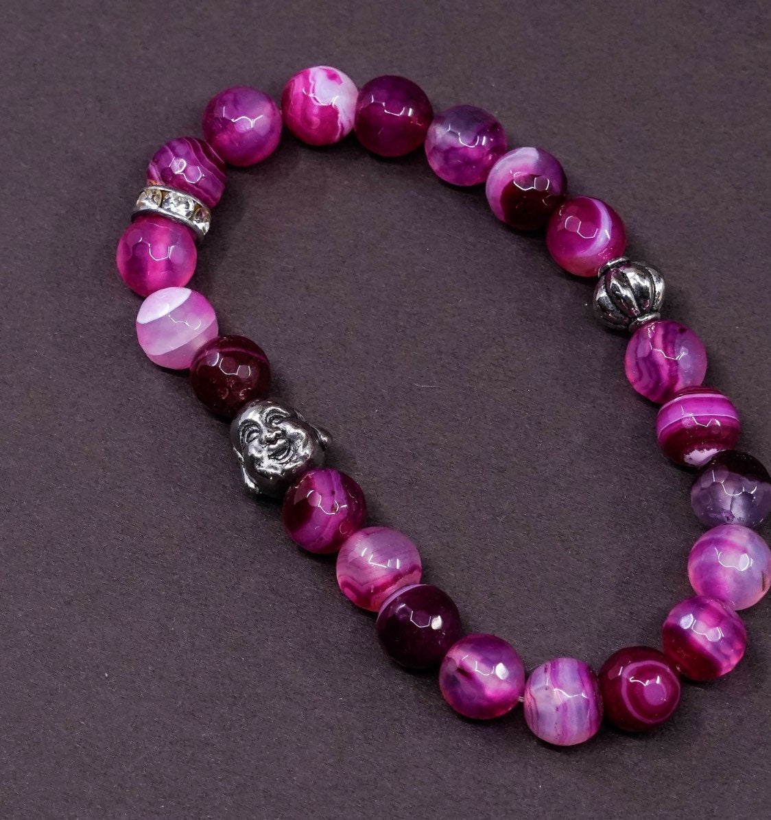 vtg handmade bracelet, elastic band w/ pomegranate red agate beads