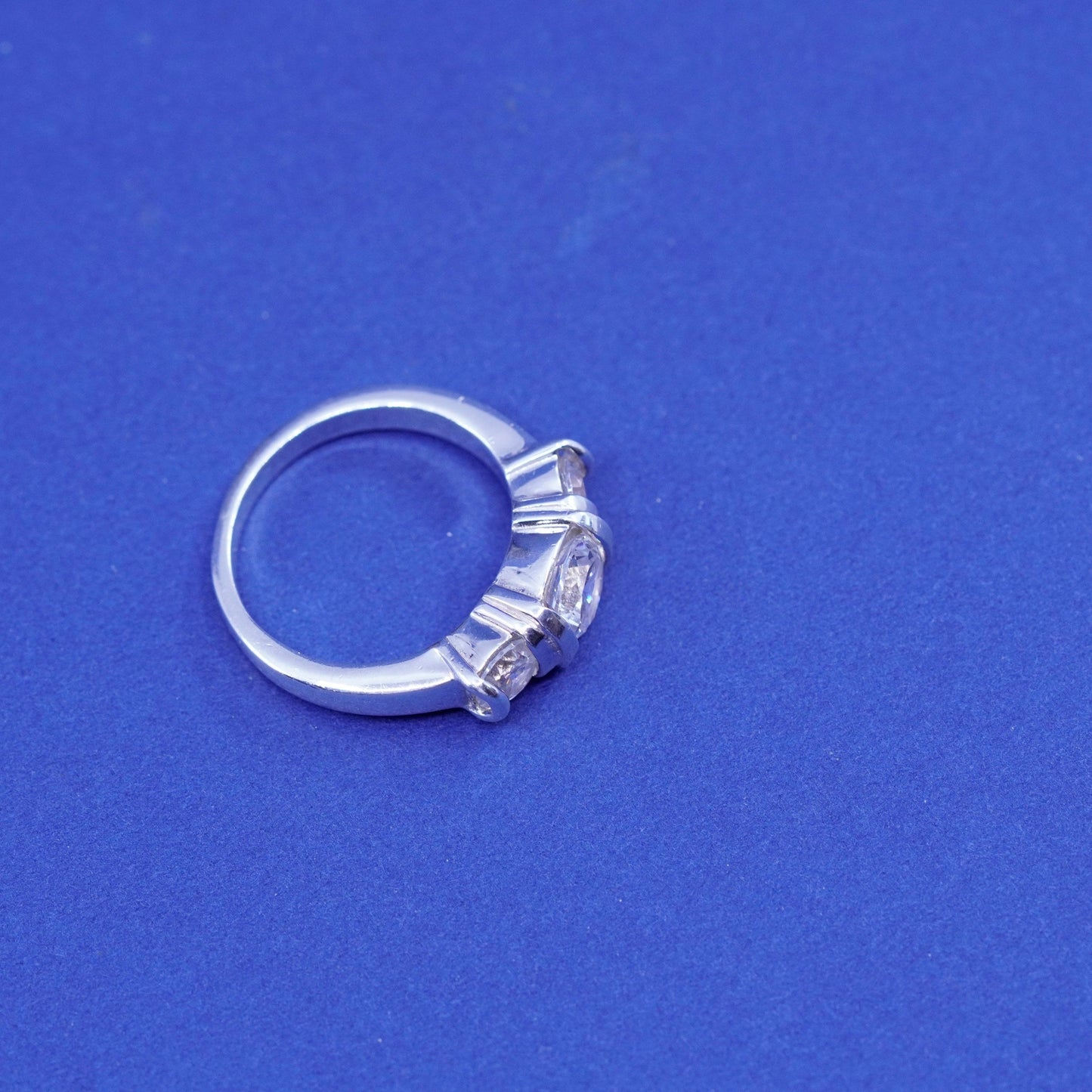 Size 7, vintage Sterling 925 silver engagement ring with round clear cz