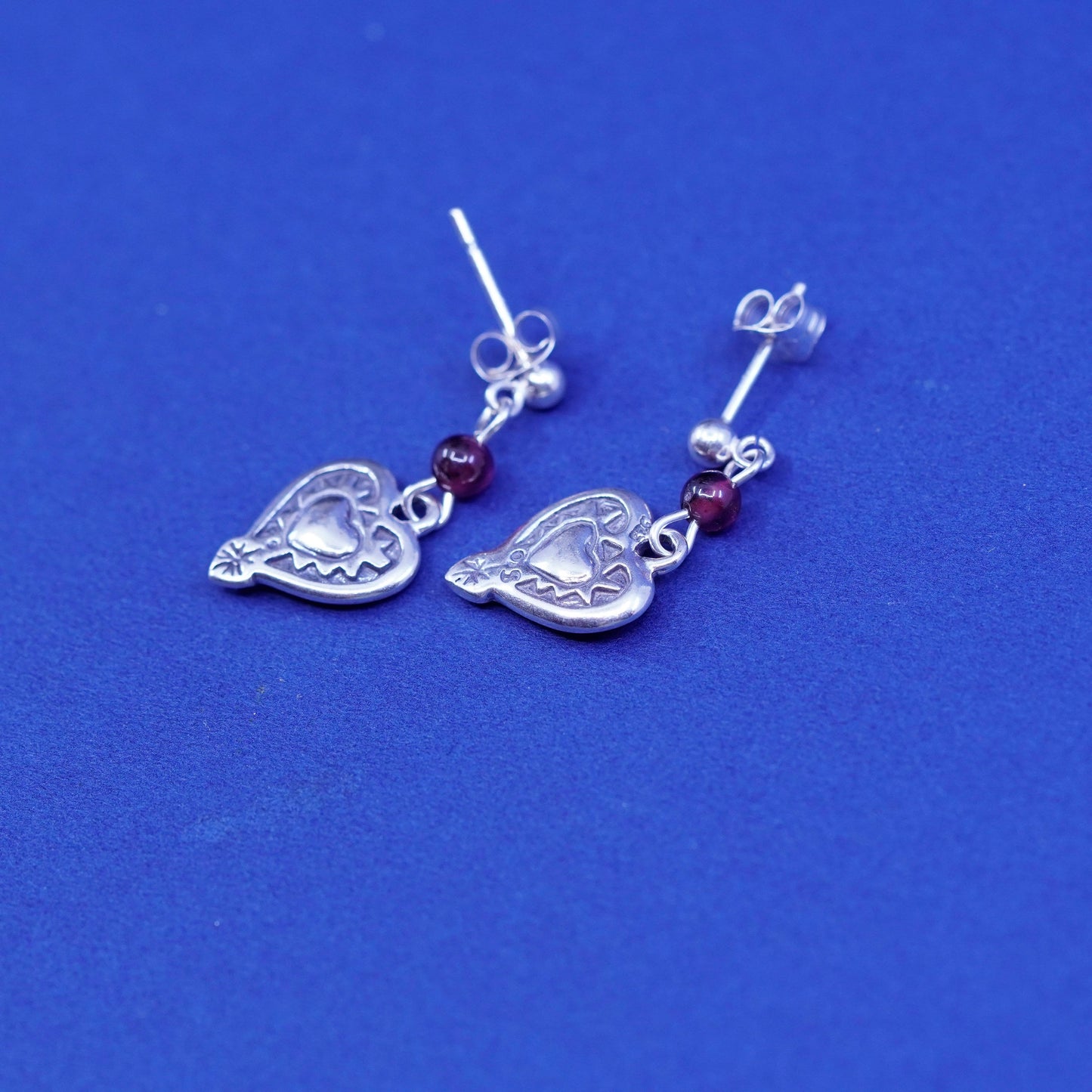 Vintage navajo Sterling 925 silver handmade earrings with heart Dangle garnet