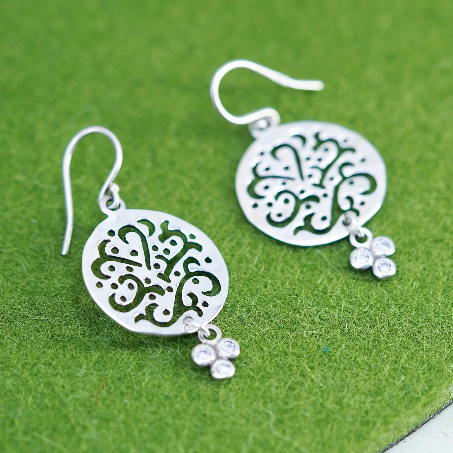 Silpada W2368 Sterling Silver 925 ‘Cut Above’ Filigree Cubic Zirconia Earrings
