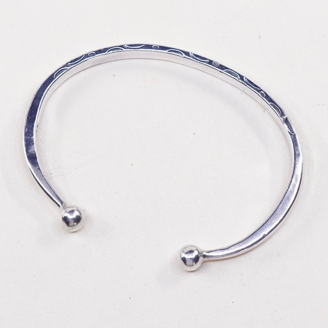 6.75", VTG Sterling silver handmade bracelet, 925 cuff w/ texture N beads end