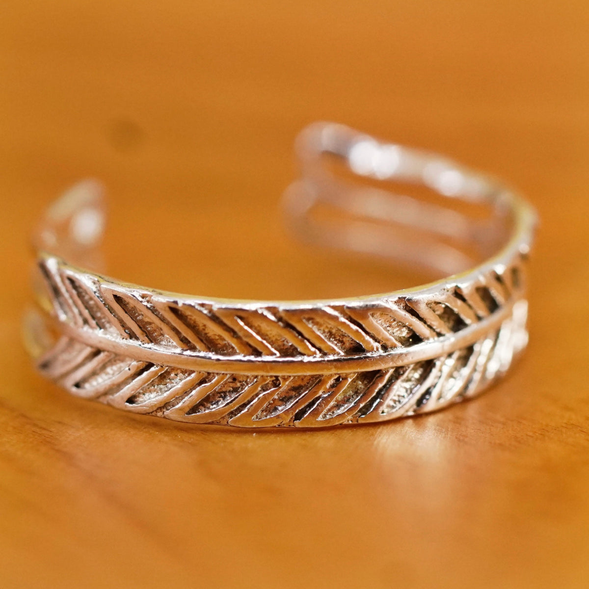 Size 4.25, vintage Sterling silver handmade ring, 925 feather open band
