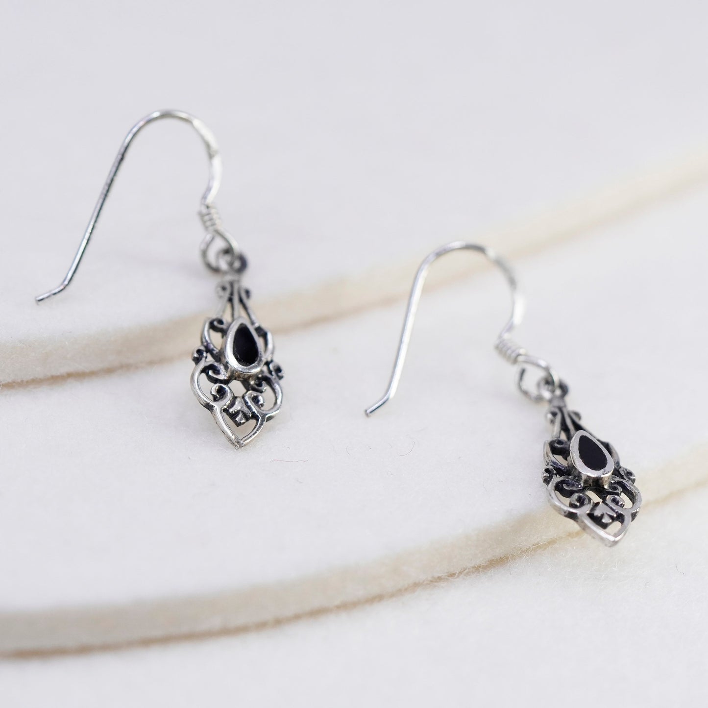 Mexico Sterling 925 silver handmade filigree teardrop earrings with black onyx