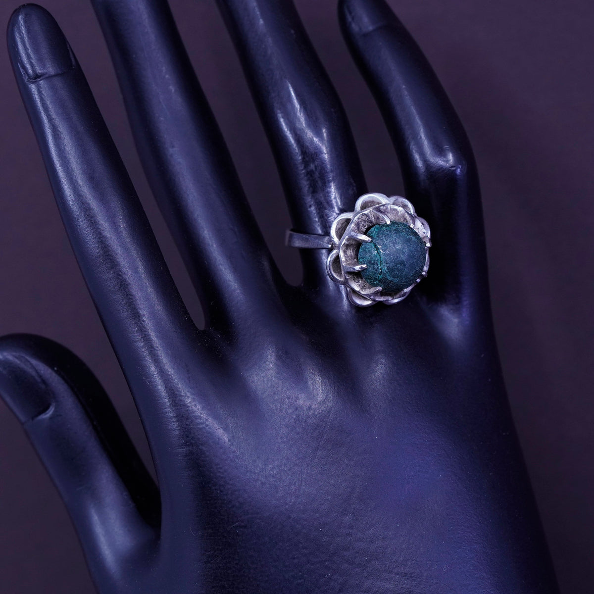 Size 9, vintage Sterling 925 silver handmade flower ring with turquoise