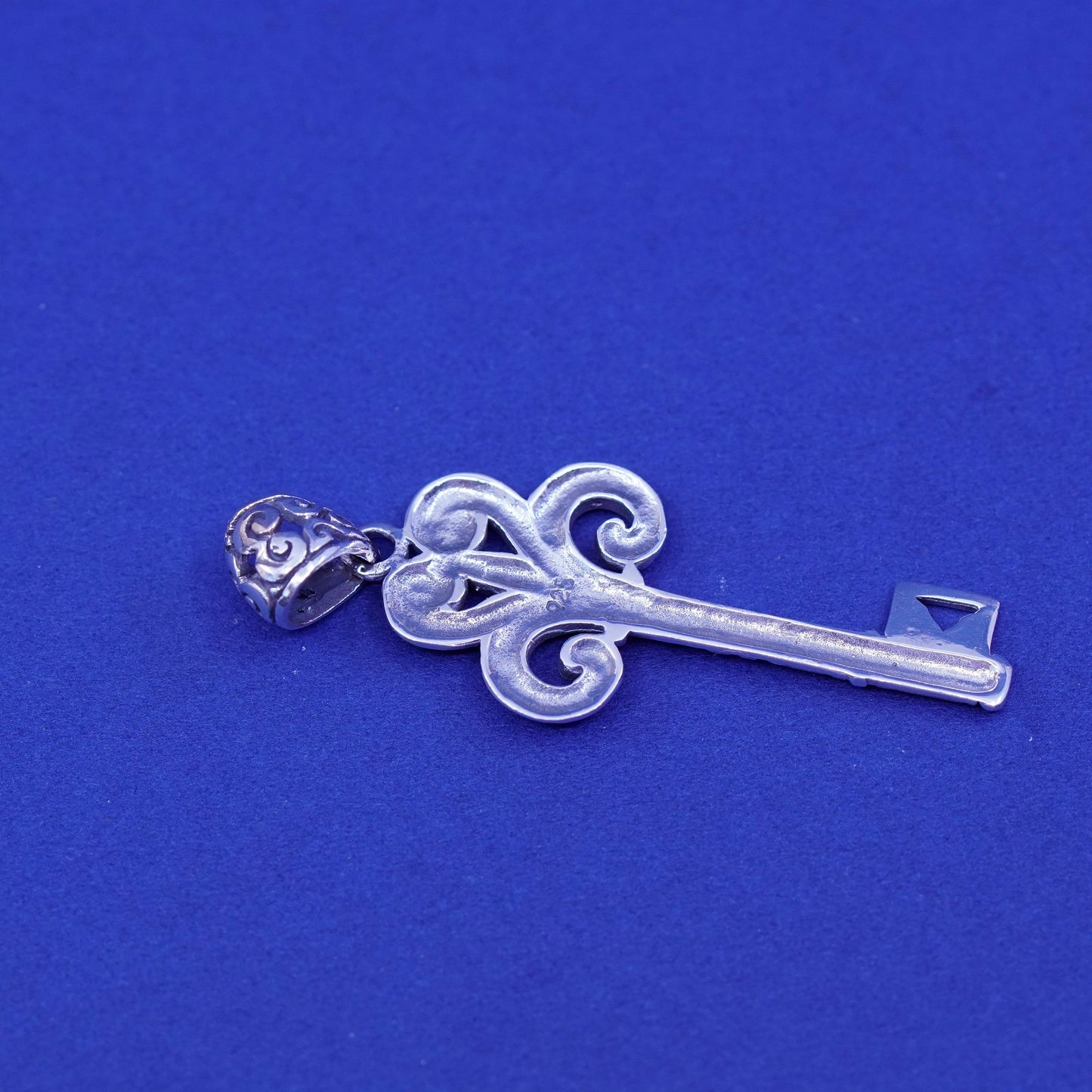 Vintage mexico sterling silver handmade pendant, 925 fleur de lis key