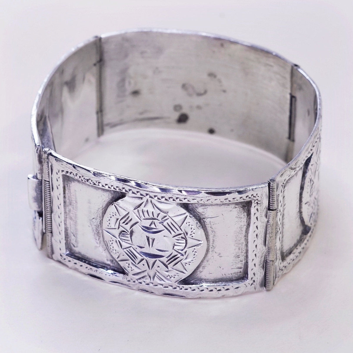 6.5”, Native American sterling silver bracelet, 925 Sundance hinged bangle