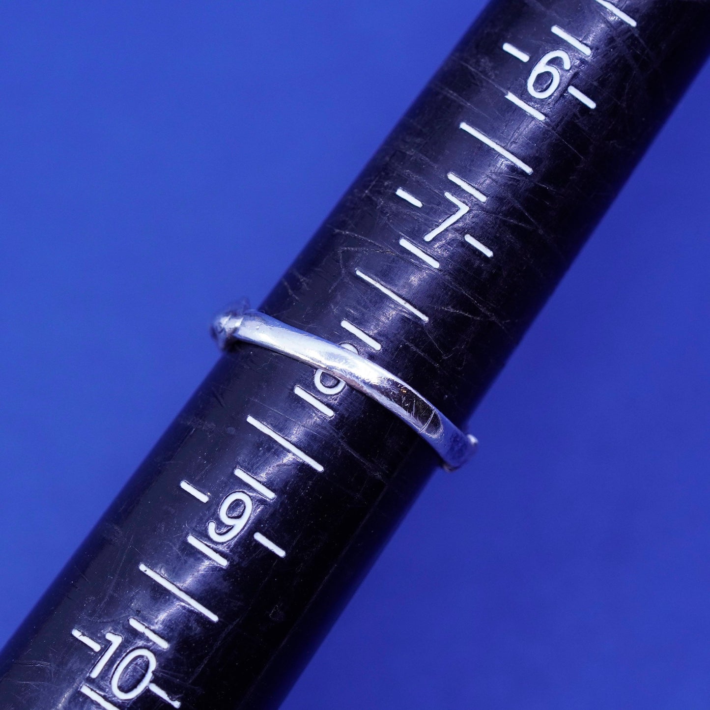 Size 8, vintage sterling silver handmade ring, 925 dolphin wrap band