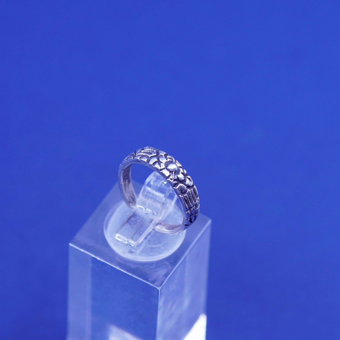 Size 4, vintage Sterling silver handmade ring, 925 flower band