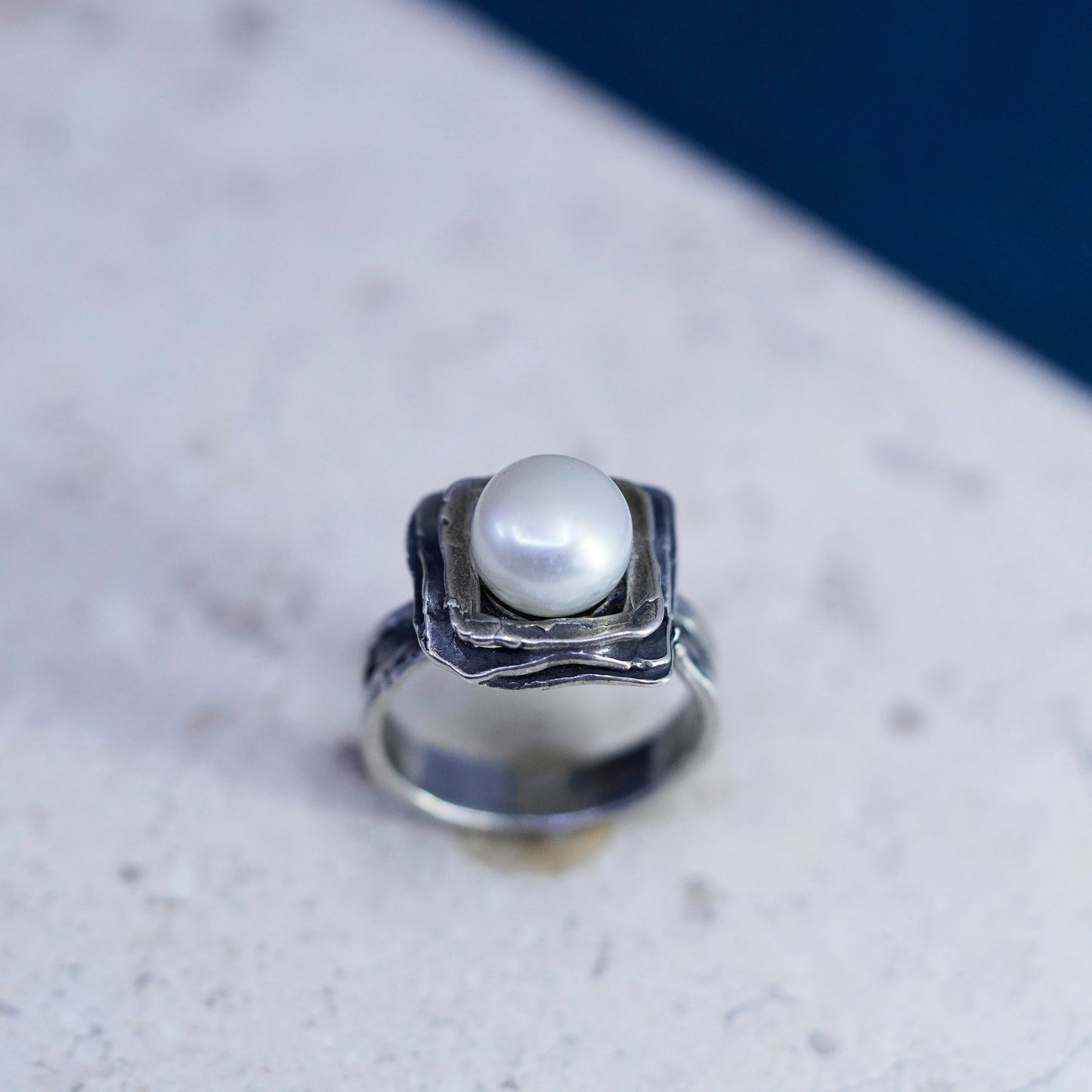 Size 7, vintage textured Sterling 925 Silver layered ring with pearl