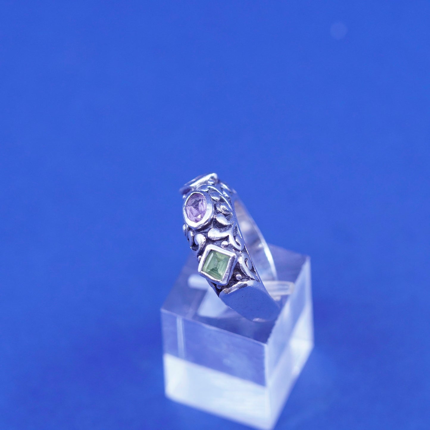Size 6, vtg Sterling silver handmade ring, 925 Bali band w/ amethyst peridot