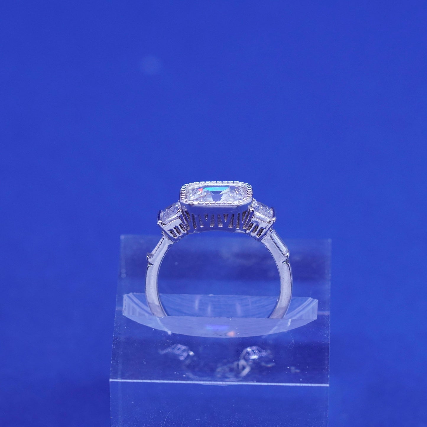 Size 7, vintage Sterling 925 silver engagement anniversary ring with square Cz
