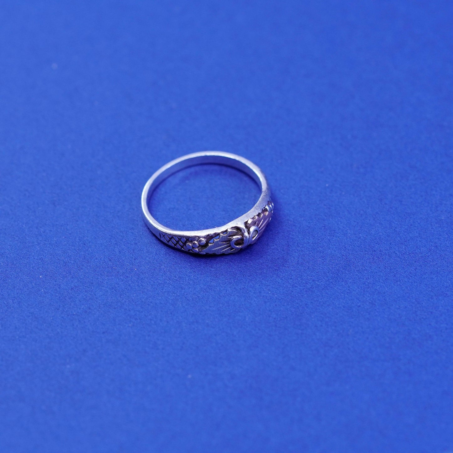 Size 6, two tone Sterling 925 silver ring, band with 12K gold rose gold leaves