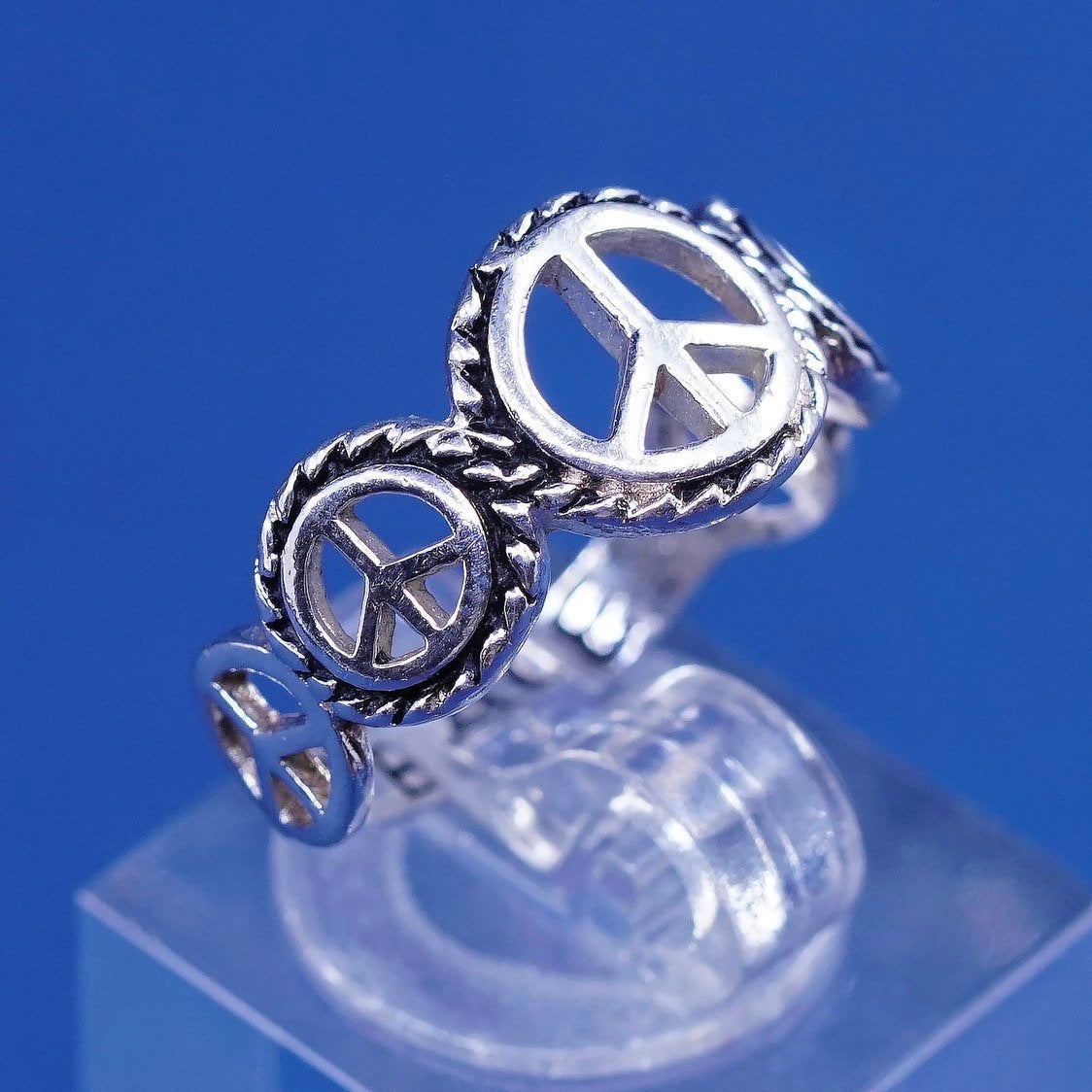 sz 6.75, vtg sterling silver handmade ring, 925 band engraved CND peace symbol
