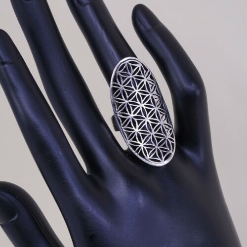 Size 8, Vtg Sterling Silver handmade Ring. 925 modern Snowflake Statement Band