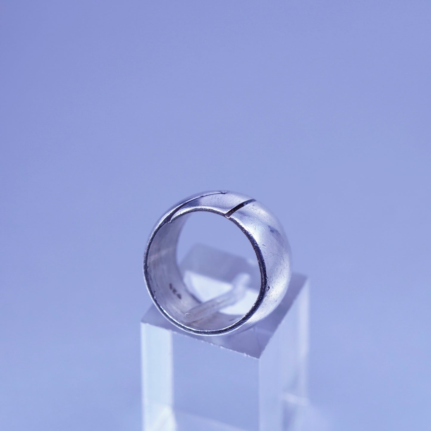 Size 4.75, vintage southwestern Sterling 925 silver wedding ring, band