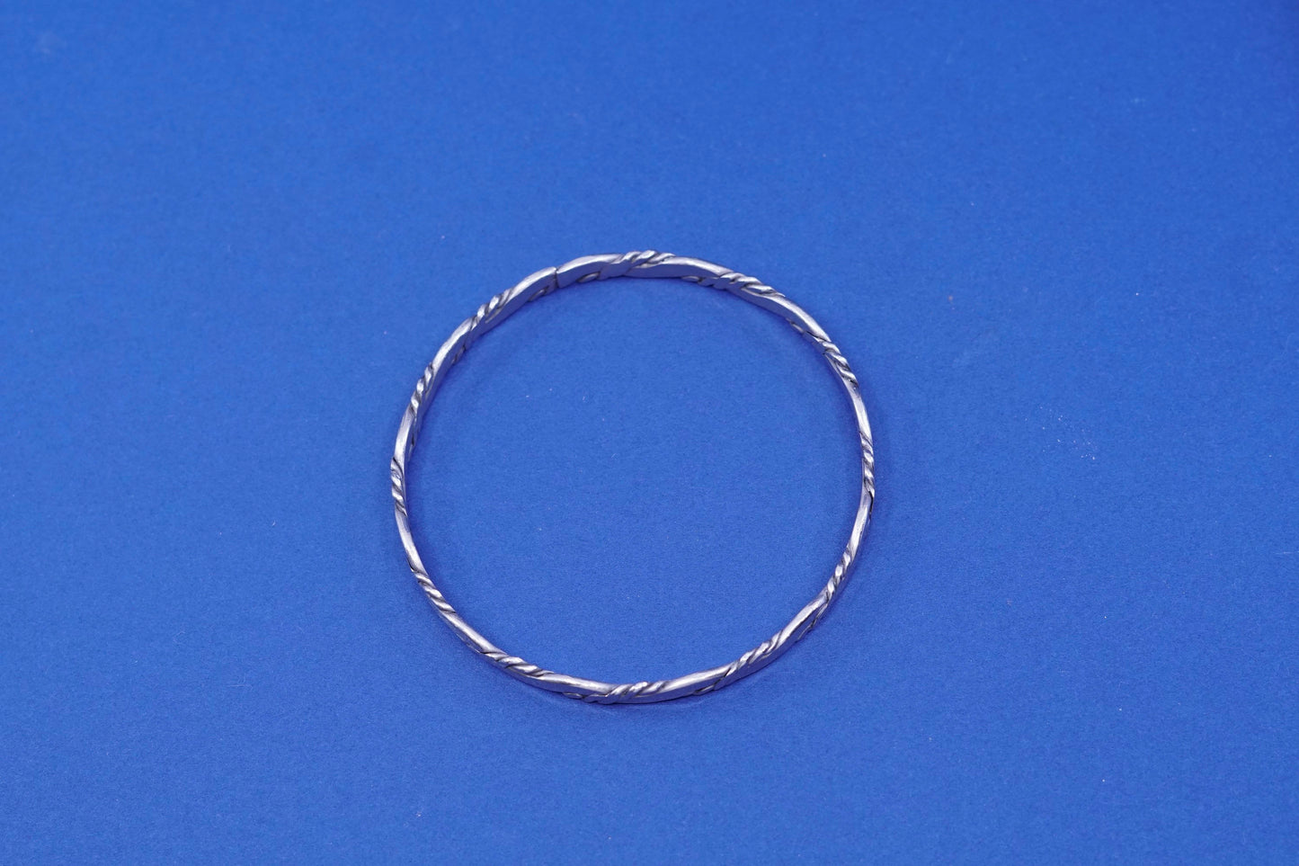 8.25”, vtg Taxco mexico alpaca silver handmade bracelet, twisted cable bangle