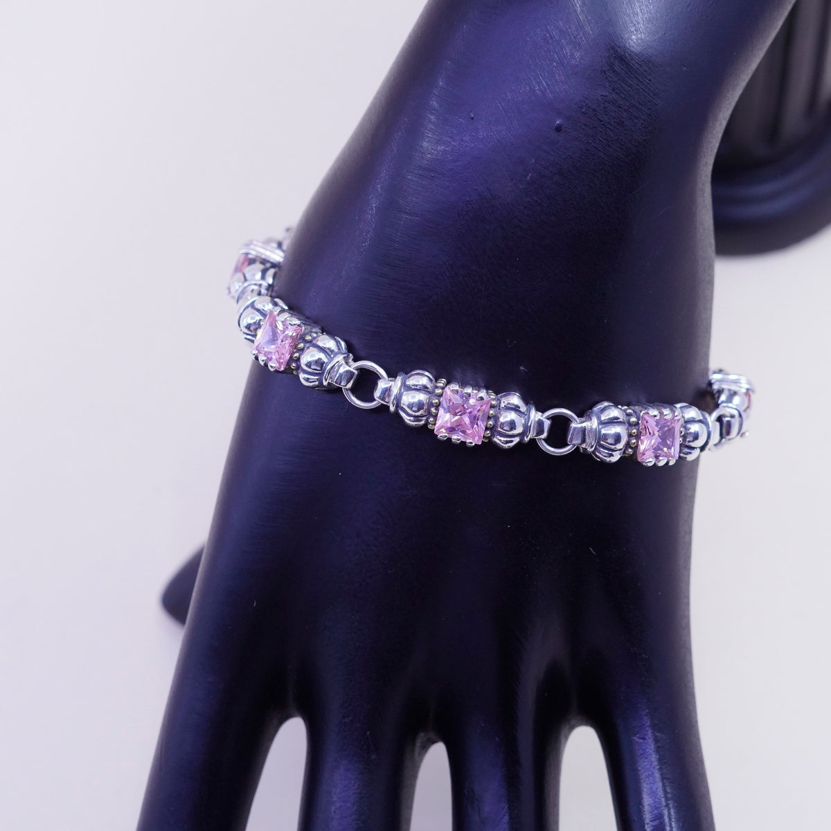 7”, Vintage Sterling 925 silver ribbed bracelet with pink crystals