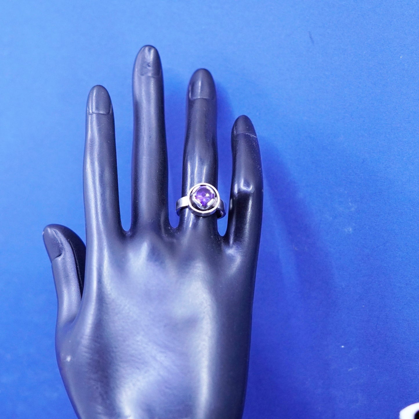 Size 6, vintage Sterling 925 silver handmade ring with amethyst