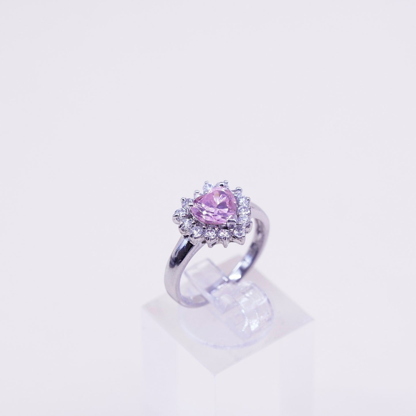 Size 6.25, 2.8g, vintage 12K white gold engagement pink heart ring with Cz