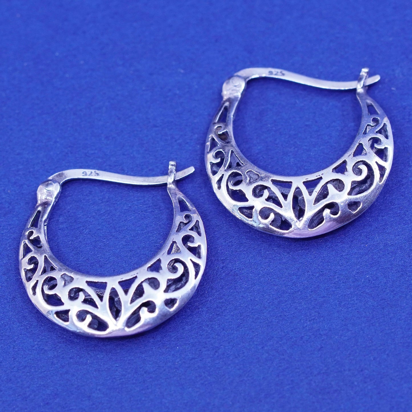 0.75”, Vintage Sterling silver handmade earrings, 925 filigree hoops Huggie