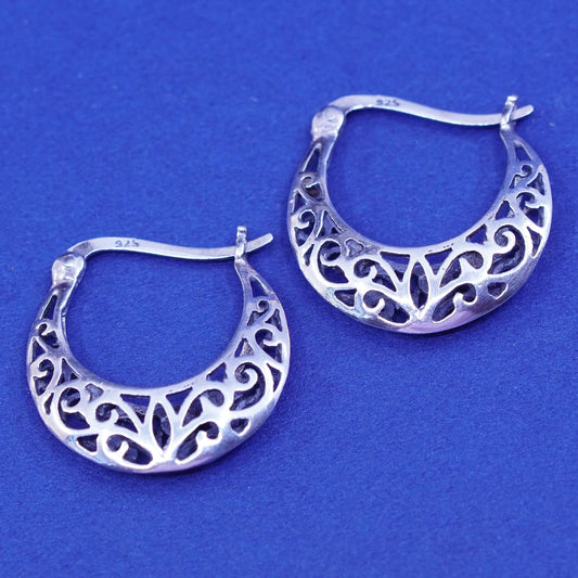 0.75”, Vintage Sterling silver handmade earrings, 925 filigree hoops Huggie