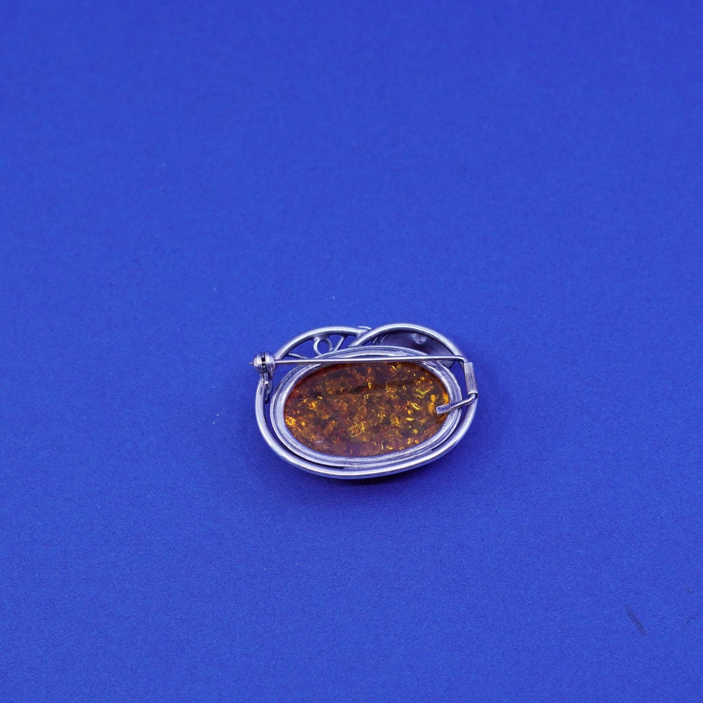 Vintage Sterling 925 silver handmade brooch with oval amber and leaf