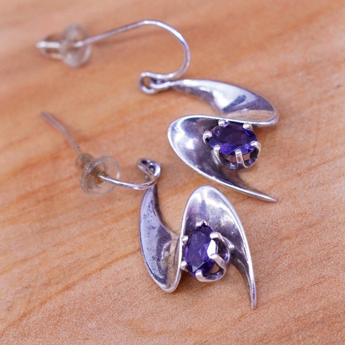 Vintage modern Sterling 925 silver handmade wavy earrings with amethyst