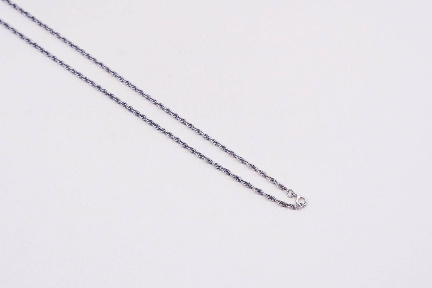 18”, vtg Sterling silver necklace, Italy 925 silver Singapore rope chain