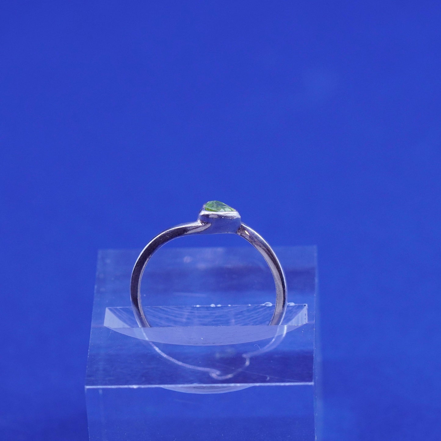 Size 8.25, vintage Sterling silver ring, 925 stackable band with peridot heart