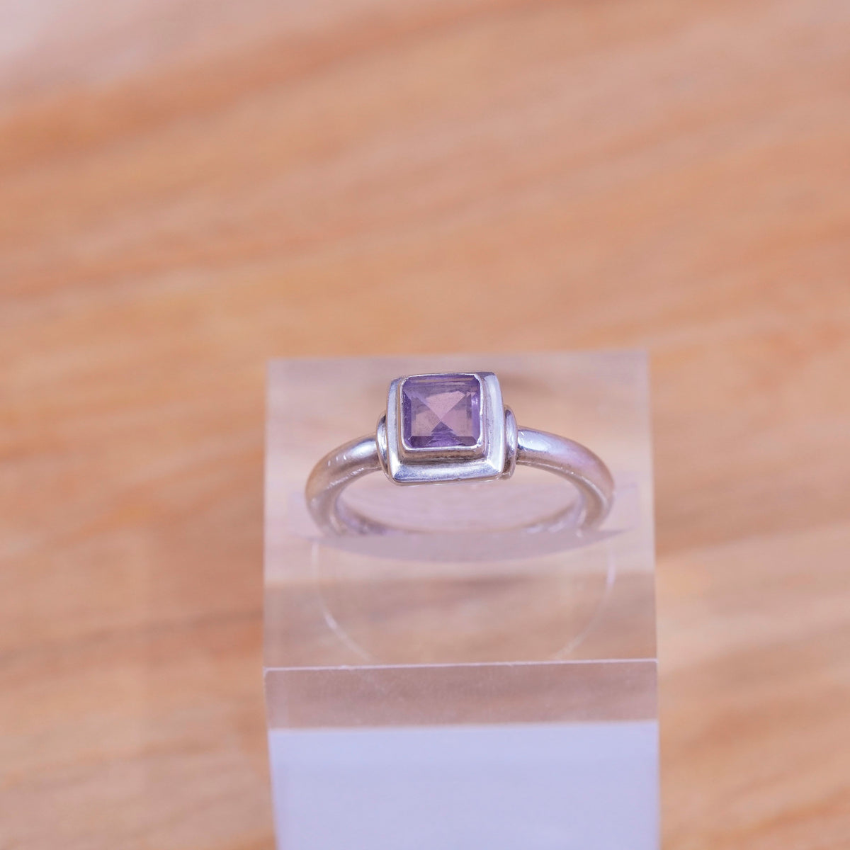 Size 8, vintage Sterling 925 silver handmade band ring with square amethyst