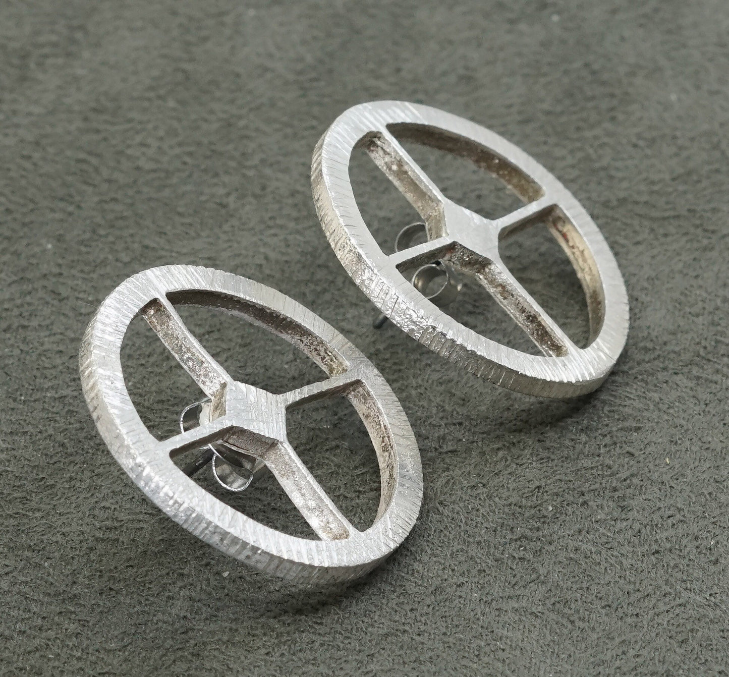 vtg Steve Mitchell Sterling silver handmade earrings, 925 Round, wheel studs