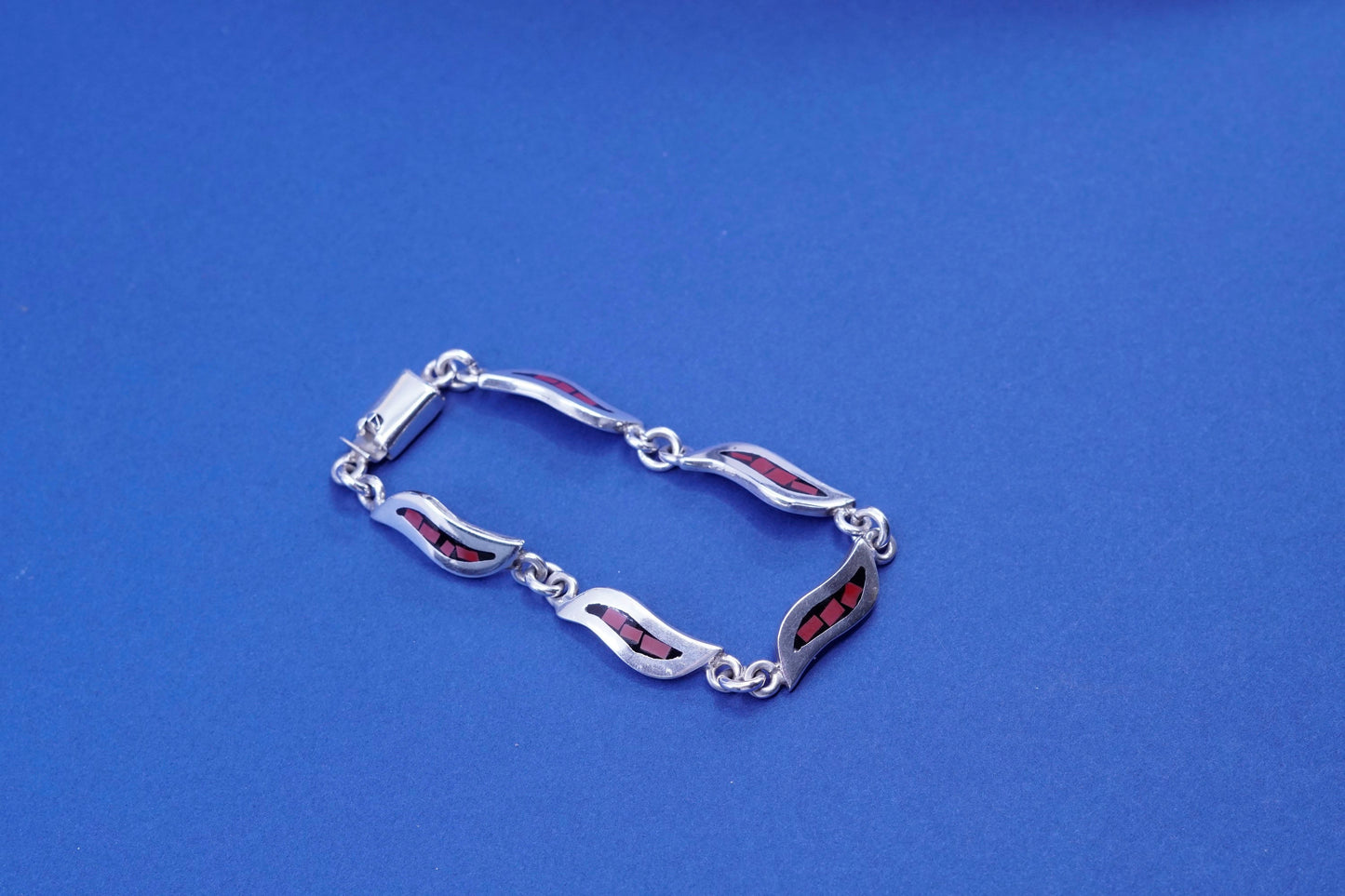 7”, vtg mexico Sterling silver handmade bracelet, 925 wavy link with red jasper
