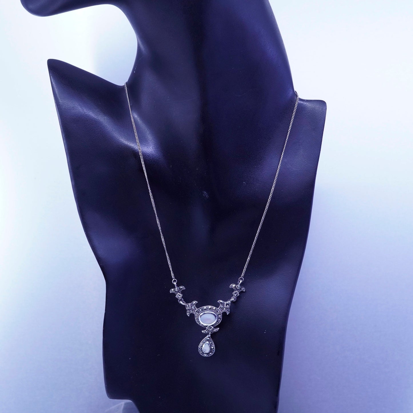 16”, Sterling 925 silver flatten curb necklace MOP marcasite teardrop pendant