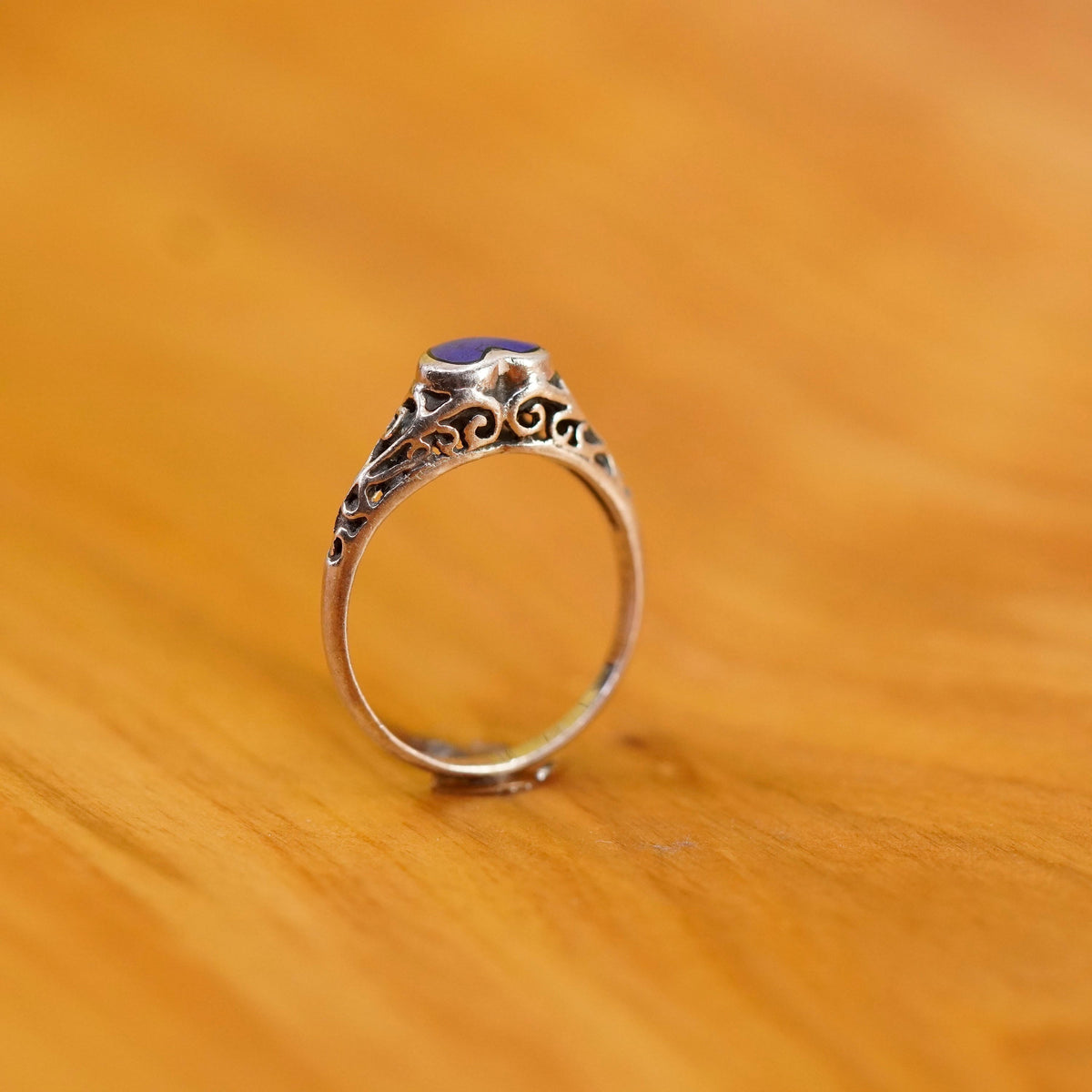 Size 4.75, vintage Sterling 925 silver handmade ring with heart onyx