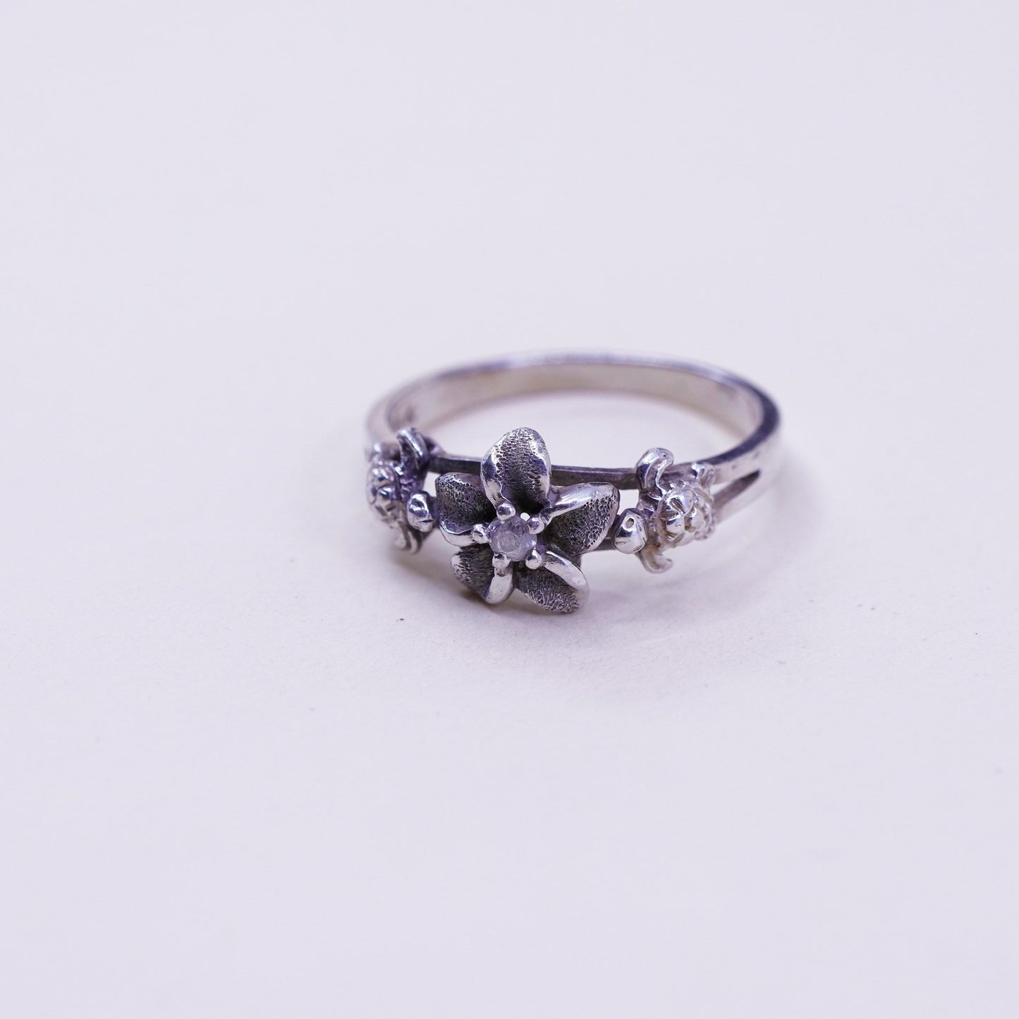 Size 8, Vintage sterling 925 silver plumeria flower with crystal ring