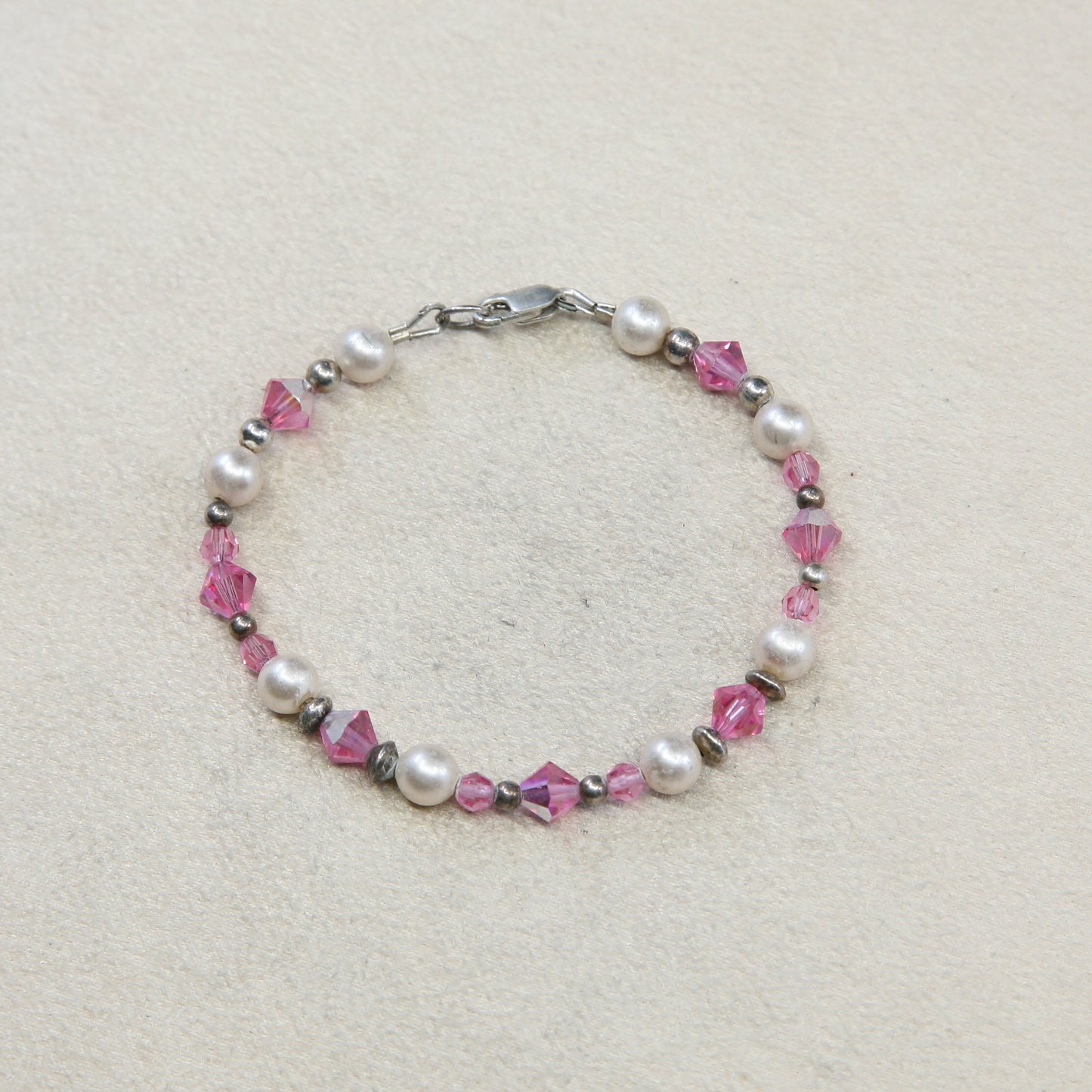 6.5”, VTG Sterling silver handmade bracelet, pearl beads w/ pink crystal