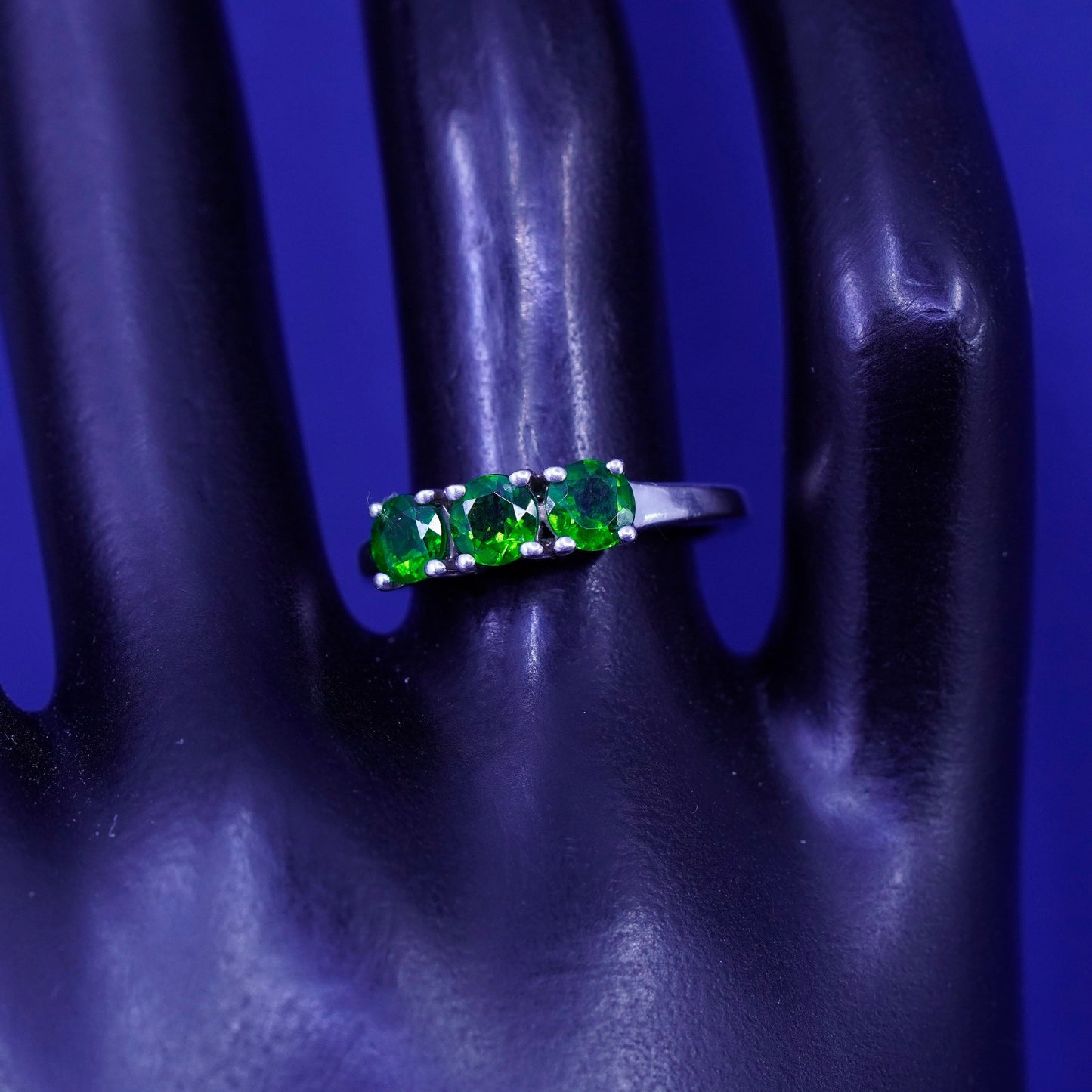 Size 7, vintage Sterling silver handmade ring, 925 stackable band with peridot