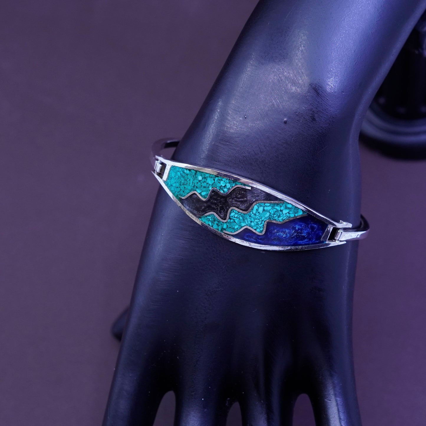 7”, silver bracelet, Mexico alpaca hinged ribbed bangle with enamel turquoise